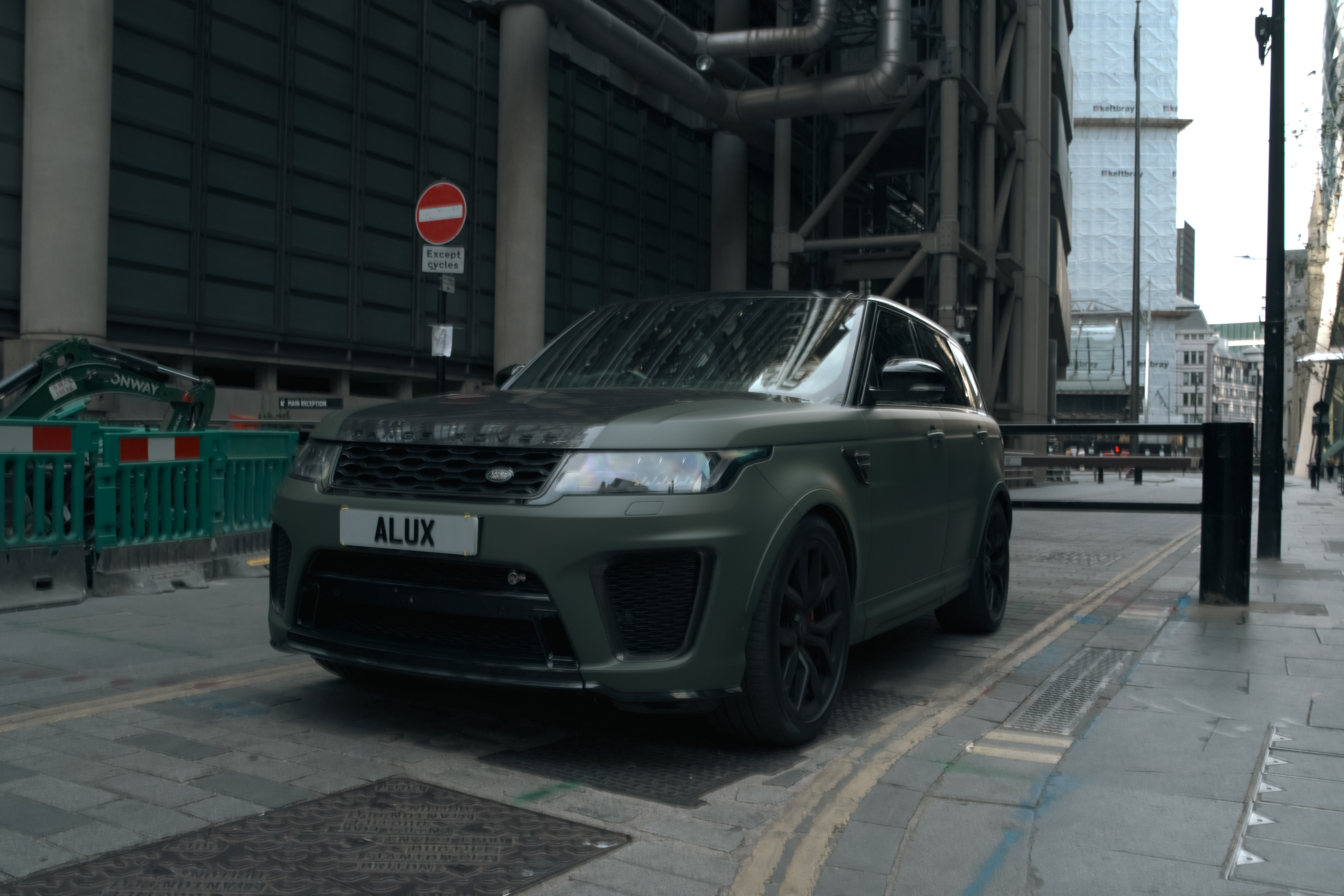 Range Rover Sport SVR — Matte Green available to hire in London